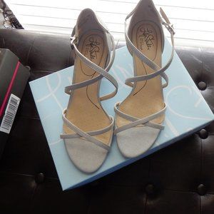 Lifestride Silver heels 9W